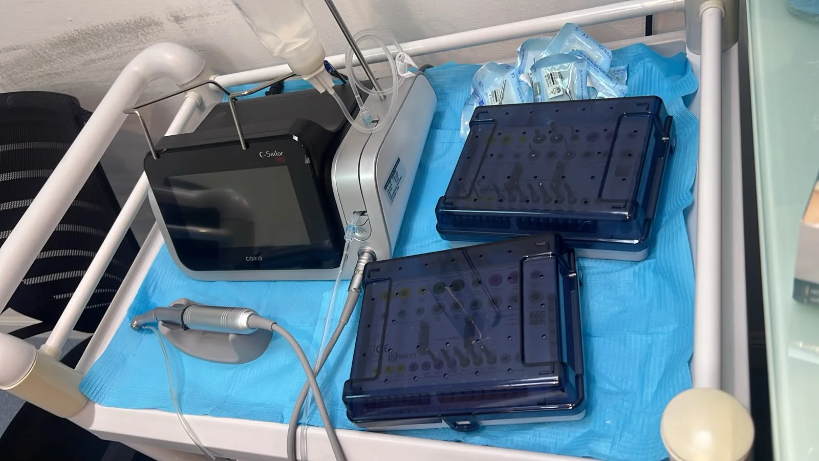 COXO C-Sailor Pro implant motor with two ROOTT surgical kits, set up for implant surgery